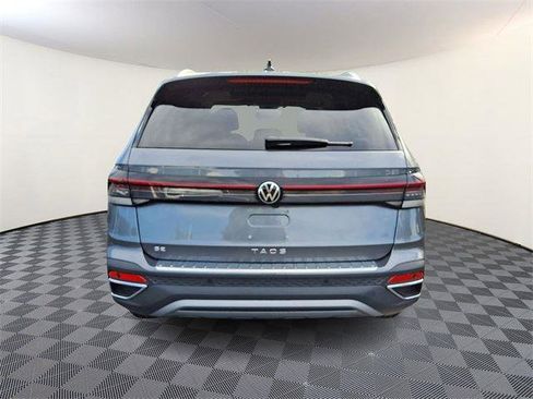 New 2025 Volkswagen Taos SE image 5