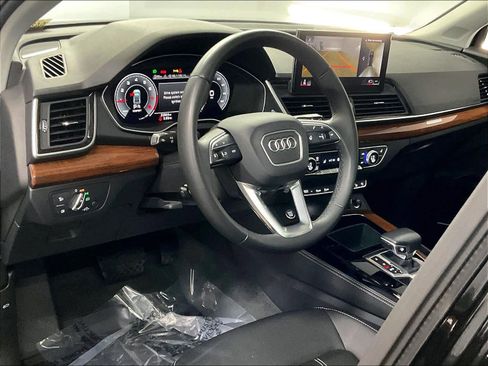 Certified 2023 Audi Q5 2.0T Premium Plus w/ Premium Plus Package AWD/4WD image 16