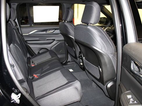 New 2026 Jeep Grand Cherokee Laredo image 31