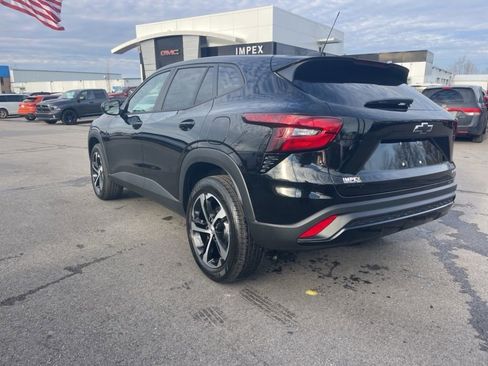 New 2026 Chevrolet Trax RS w/ Sunroof Package image 3