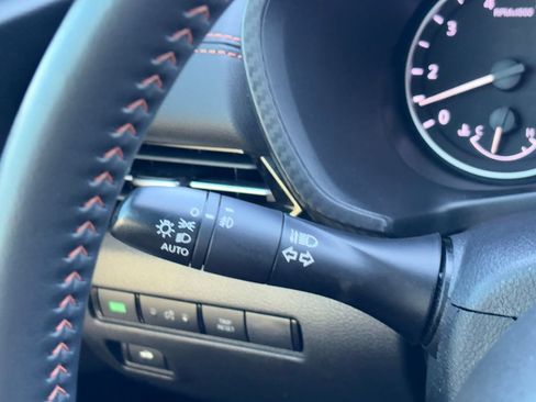 Used 2023 Nissan Sentra SR w/ SR Premium Package FWD image 15