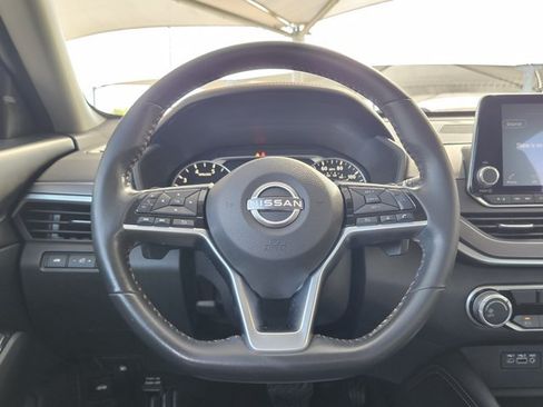 Used 2024 Nissan Altima 2.5 SR FWD image 18