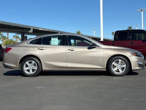Used 2024 Chevrolet Malibu LS image 2