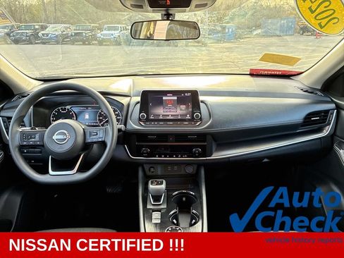 Certified 2024 Nissan Rogue SV AWD/4WD image 17