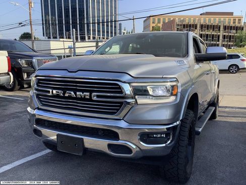 Used 2019 RAM 1500 Laramie AWD/4WD image 5