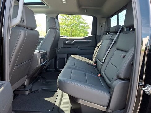 New 2026 GMC Sierra 1500 SLT AWD/4WD image 6