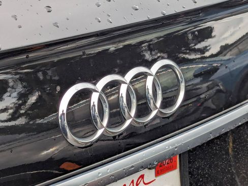 Used 2023 Audi Q5 e Premium w/ Convenience Package AWD/4WD image 4