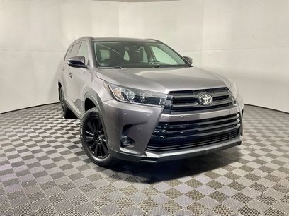 Used 2019 Toyota Highlander SE