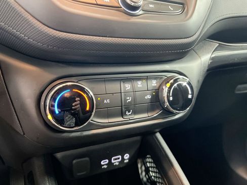 Used 2023 Chevrolet TrailBlazer LS FWD image 11