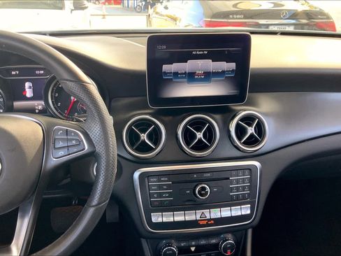 Certified 2020 Mercedes-Benz GLA 250 4MATIC image 6