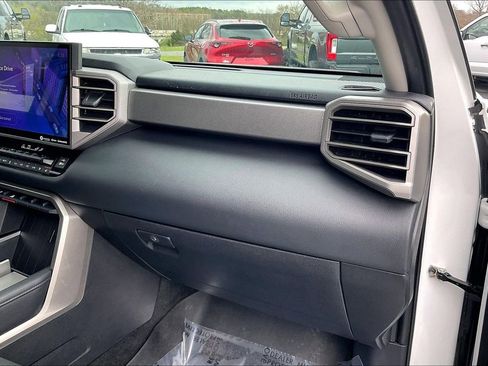 Used 2023 Toyota Sequoia Limited image 29