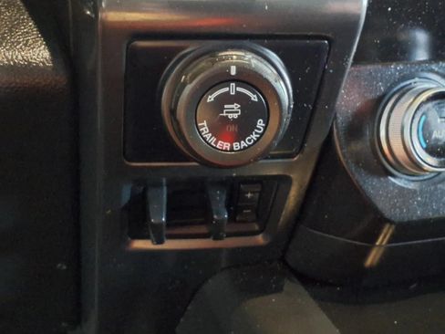 Used 2019 Ford F150 Lariat w/ Equipment Group 502A Luxury AWD/4WD image 27