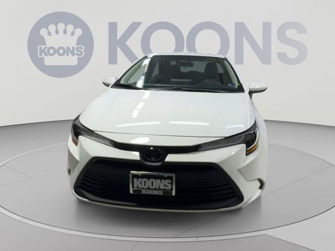 Used 2023 Toyota Corolla LE FWD image 4