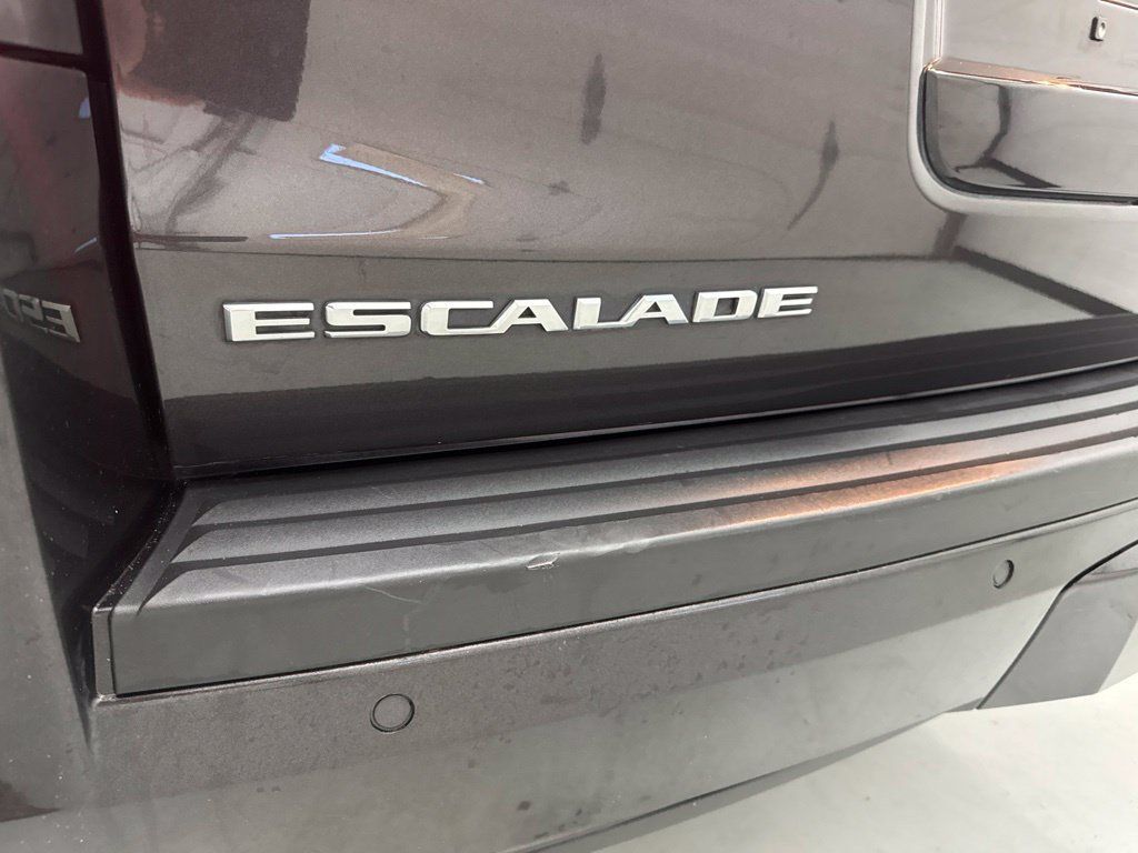 Used 2018 Cadillac Escalade ESV Platinum AWD/4WD image 13