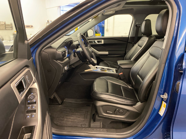 Used 2021 Ford Explorer XLT w/ Equipment Group 202A AWD/4WD image 34
