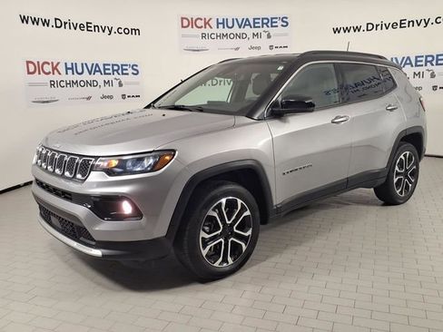 Used 2023 Jeep Compass Limited AWD/4WD image 1