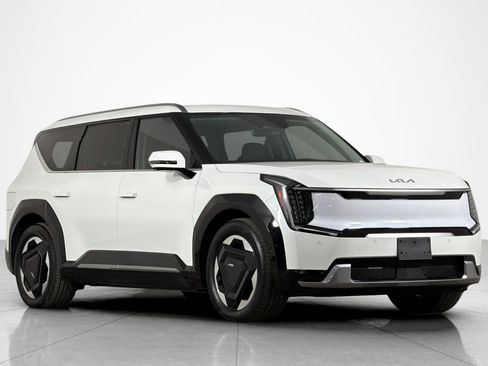 Used 2024 Kia EV9 Land AWD/4WD image 7