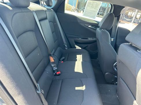 Used 2025 Chevrolet Malibu LT image 32