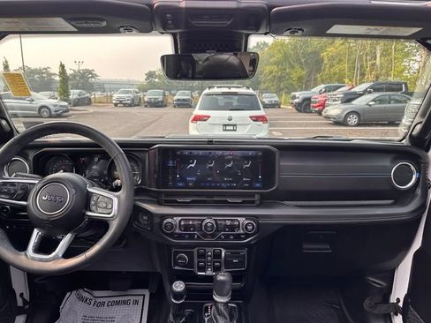 Used 2024 Jeep Wrangler High Altitude AWD/4WD image 26