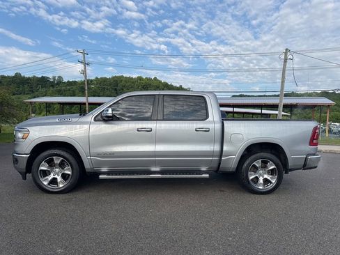 Used 2022 RAM 1500 Laramie AWD/4WD image 3