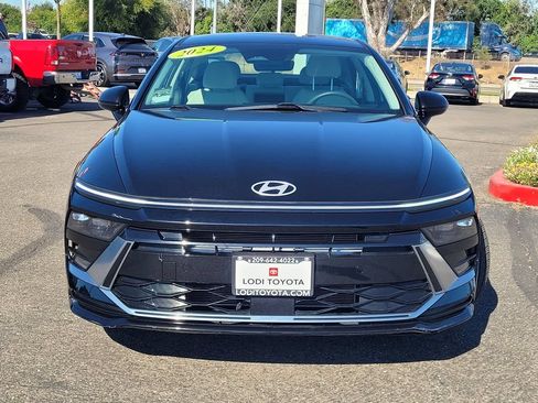 Used 2024 Hyundai Sonata SEL FWD image 2