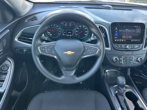 Used 2025 Chevrolet Malibu LT FWD image 15