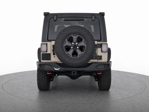 Used 2017 Jeep Wrangler Rubicon AWD/4WD image 4