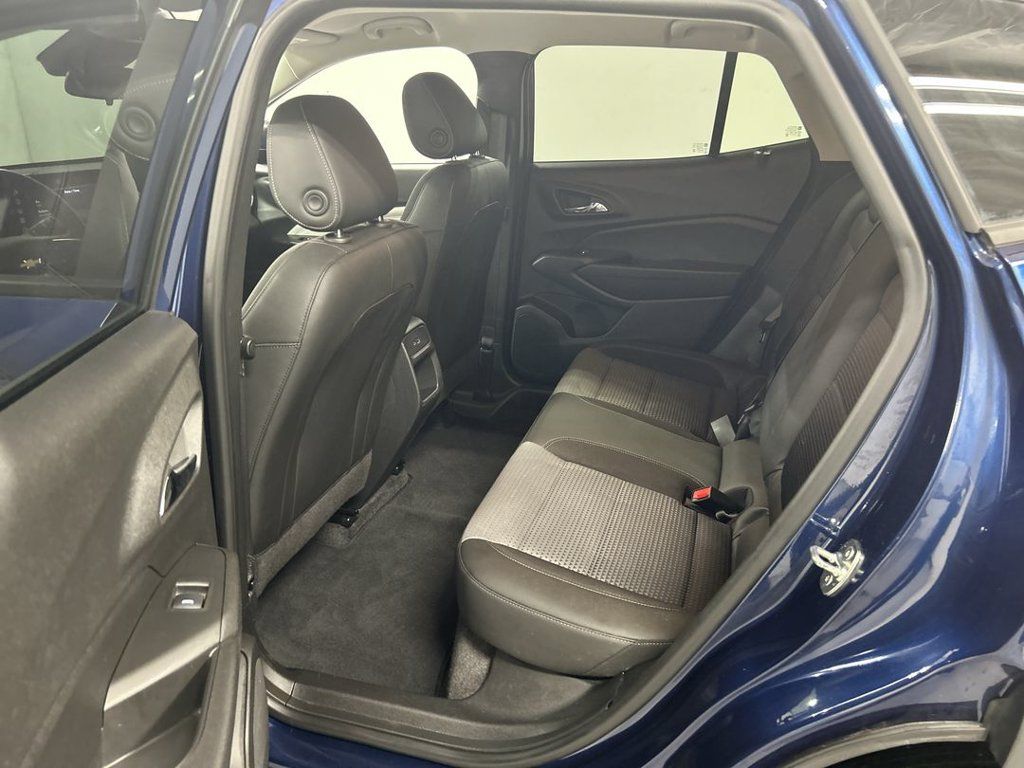 Certified 2024 Chevrolet Trax LT w/ LT Convenience Package FWD image 19