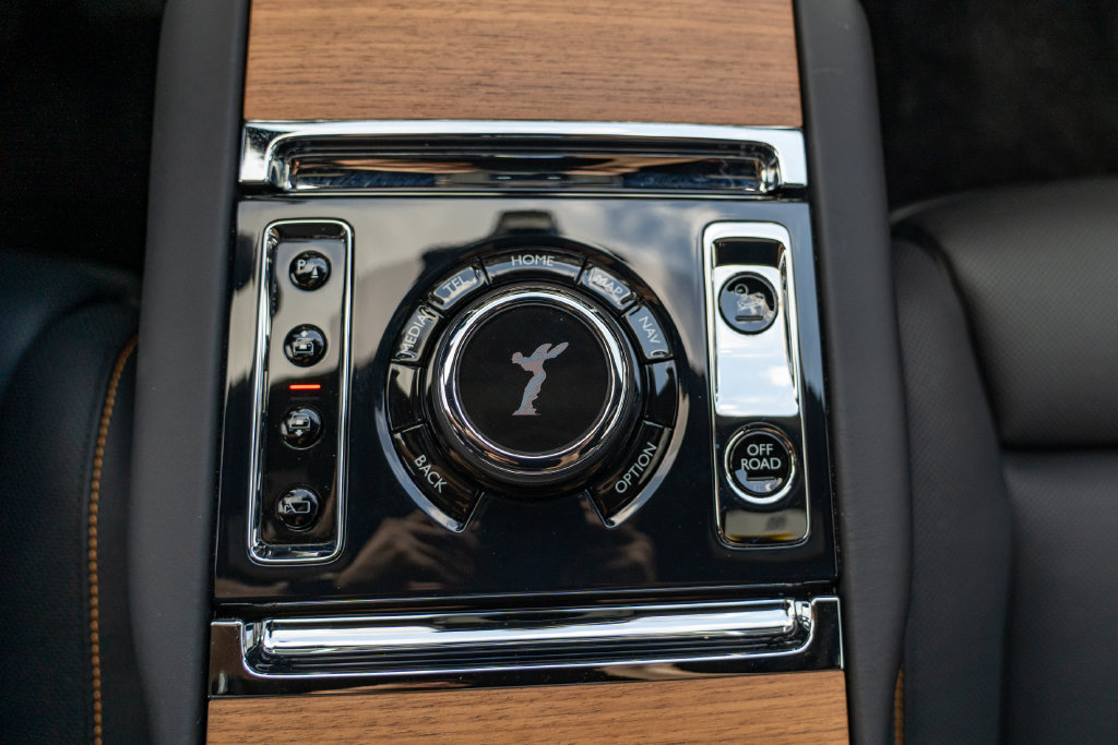 Used 2025 Rolls-Royce Cullinan AWD/4WD image 32