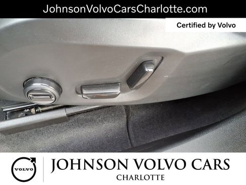 Used 2024 Volvo XC60 B5 Plus image 24