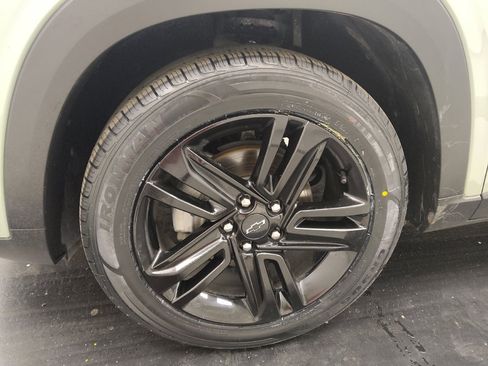 Used 2025 Chevrolet Trax ACTIV w/ Sunroof Package FWD image 31