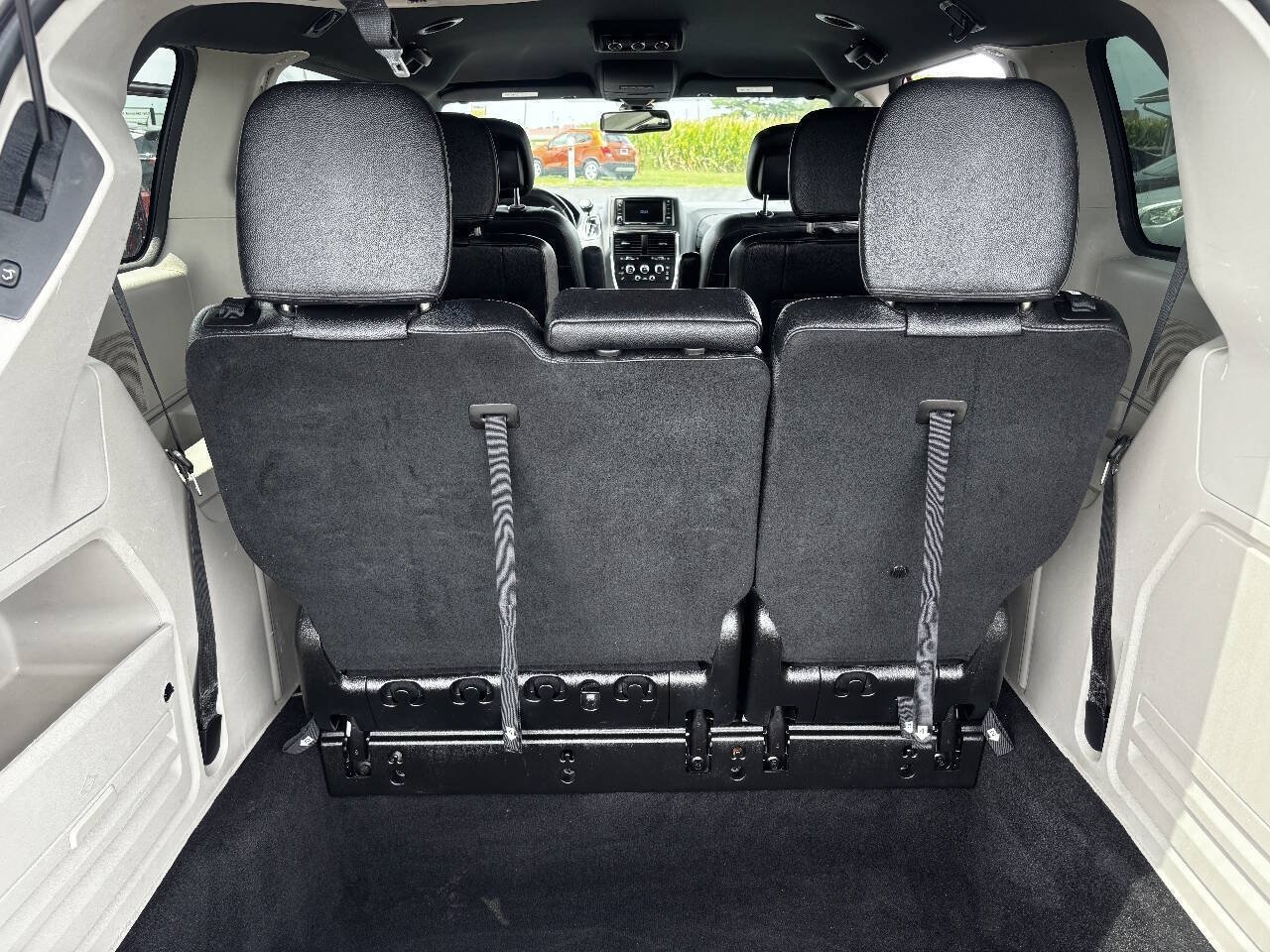 Used 2019 Dodge Grand Caravan SXT FWD image 22