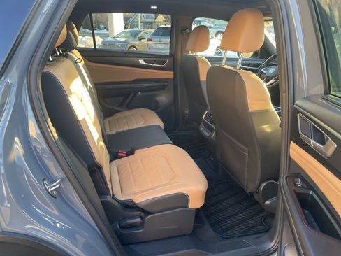 Certified 2025 Volkswagen Atlas Cross Sport SEL R-Line image 10