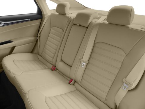 Used 2016 Ford Fusion Energi SE image 9