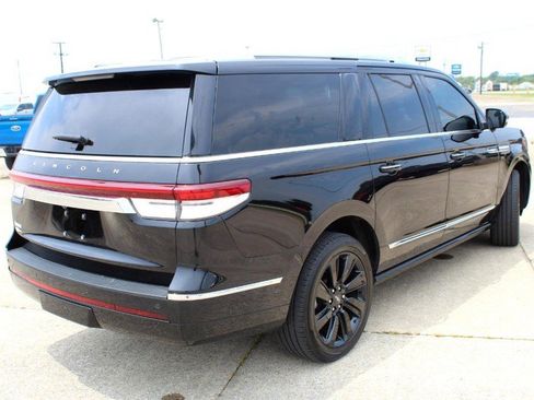 Used 2023 Lincoln Navigator L Reserve image 4