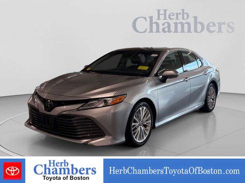 Used 2018 Toyota Camry XLE w/ Driver Assist Package FWD image 11