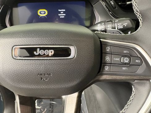 Used 2026 Jeep Grand Cherokee Limited AWD/4WD image 23