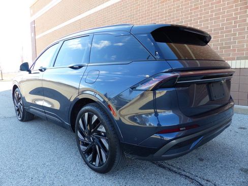 Used 2024 Lincoln Nautilus Reserve w/ Equipment Group 202A image 4