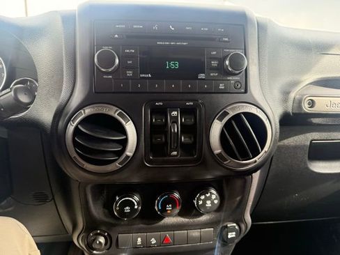 Used 2014 Jeep Wrangler Unlimited Sport w/ Quick Order Package 24S AWD/4WD image 19