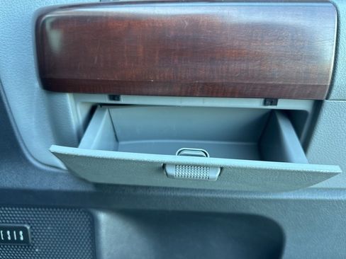 Used 2016 Toyota Sequoia Platinum image 23