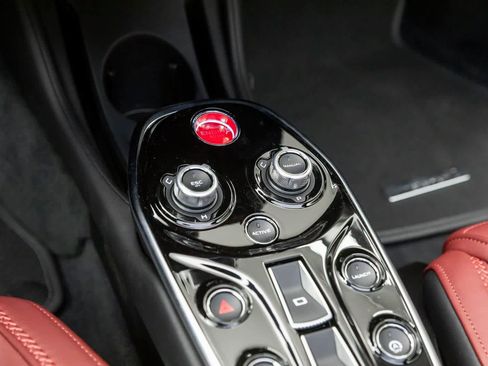 Used 2025 McLaren GTS RWD image 31