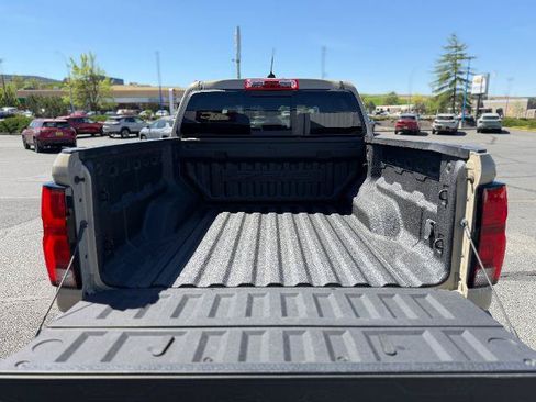 Used 2023 Chevrolet Colorado ZR2 w/ ZR2 Convenience Package III AWD/4WD image 23