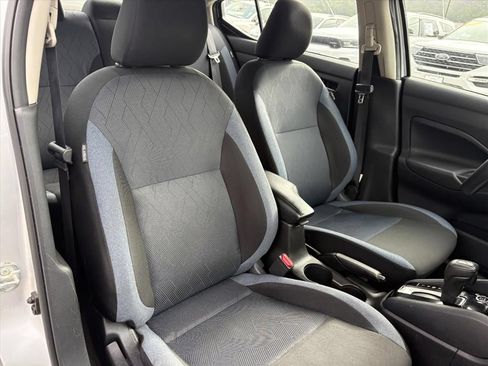 Used 2023 Nissan Versa SV FWD image 19