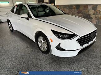 Used 2020 Hyundai Sonata SE w/ Preferred Accessory Package image 1