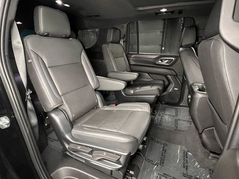 Used 2023 Chevrolet Suburban Z71 w/ Luxury Package AWD/4WD image 28