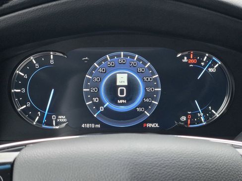 Used 2020 Cadillac Escalade ESV Premium Luxury image 27