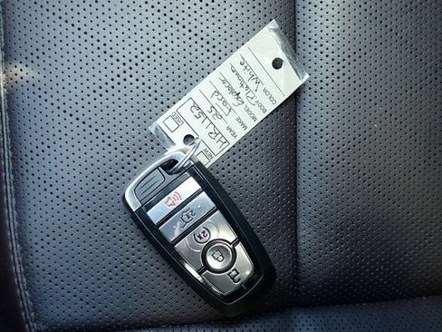 Used 2025 Ford Explorer Platinum AWD/4WD image 31