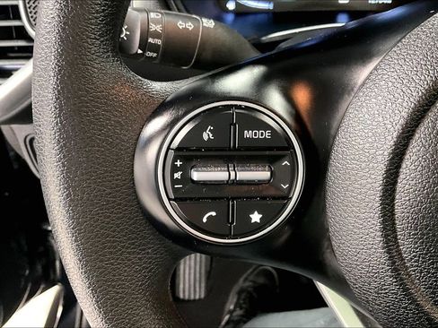 Used 2025 Kia Soul LX image 23