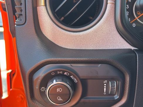 New 2025 Jeep Gladiator Willys image 23