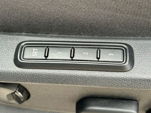 Used 2024 Volkswagen Atlas SEL Premium R-Line image 33